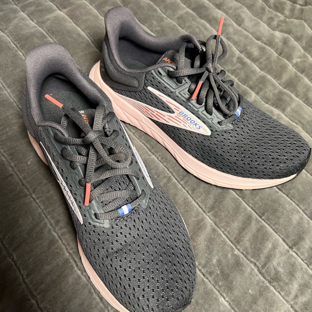 Brooks Charcoal and Blush Running Shoes - Picture 3 of 8